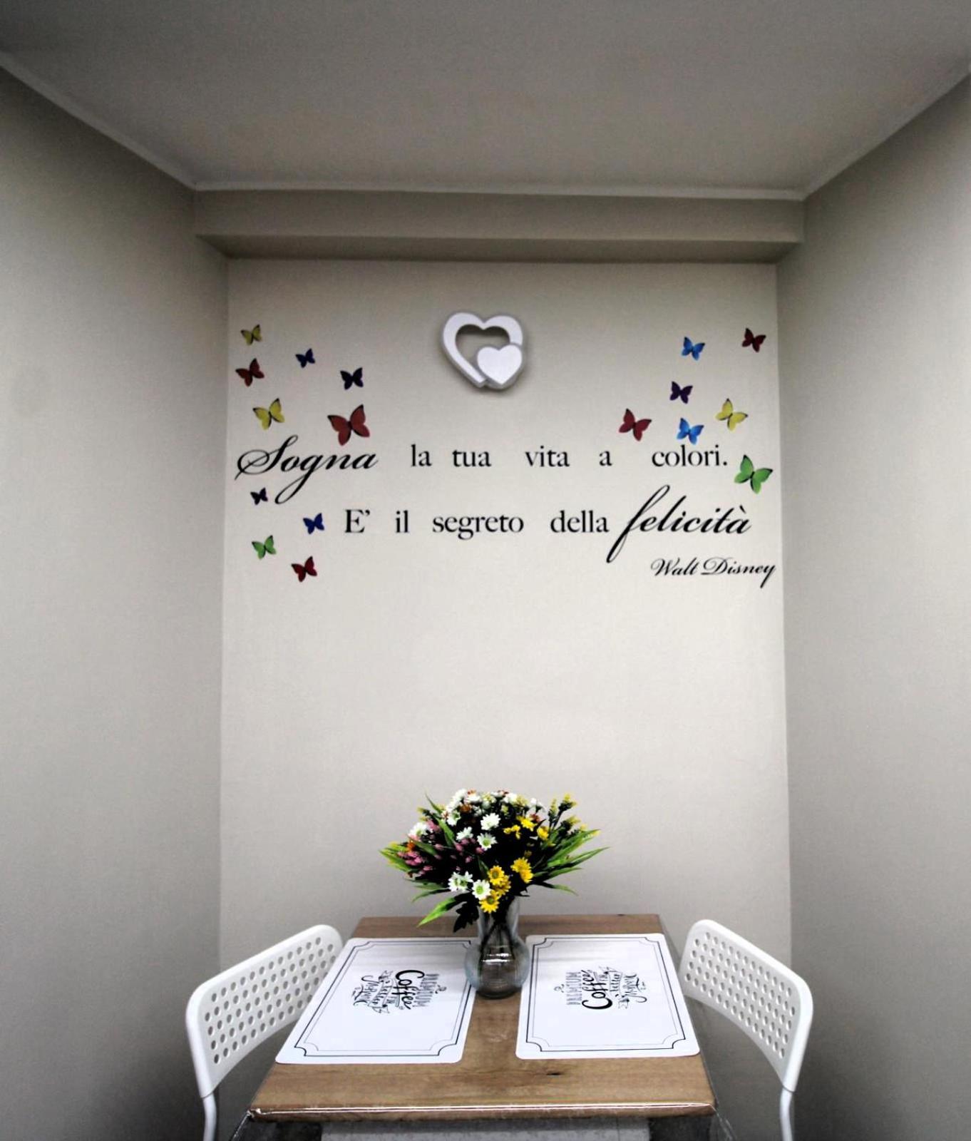 Lizzy'S House Apartment เนเปิลส์ ภายนอก รูปภาพ