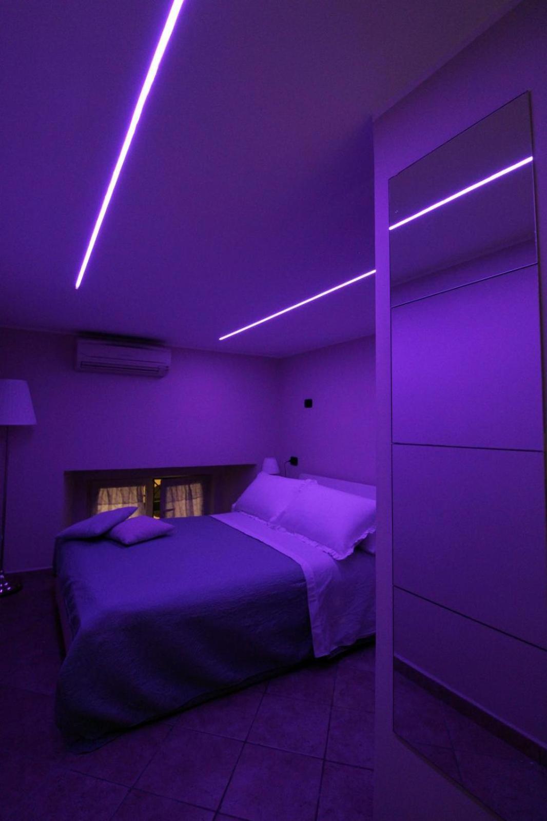 Lizzy'S House Apartment เนเปิลส์ ภายนอก รูปภาพ